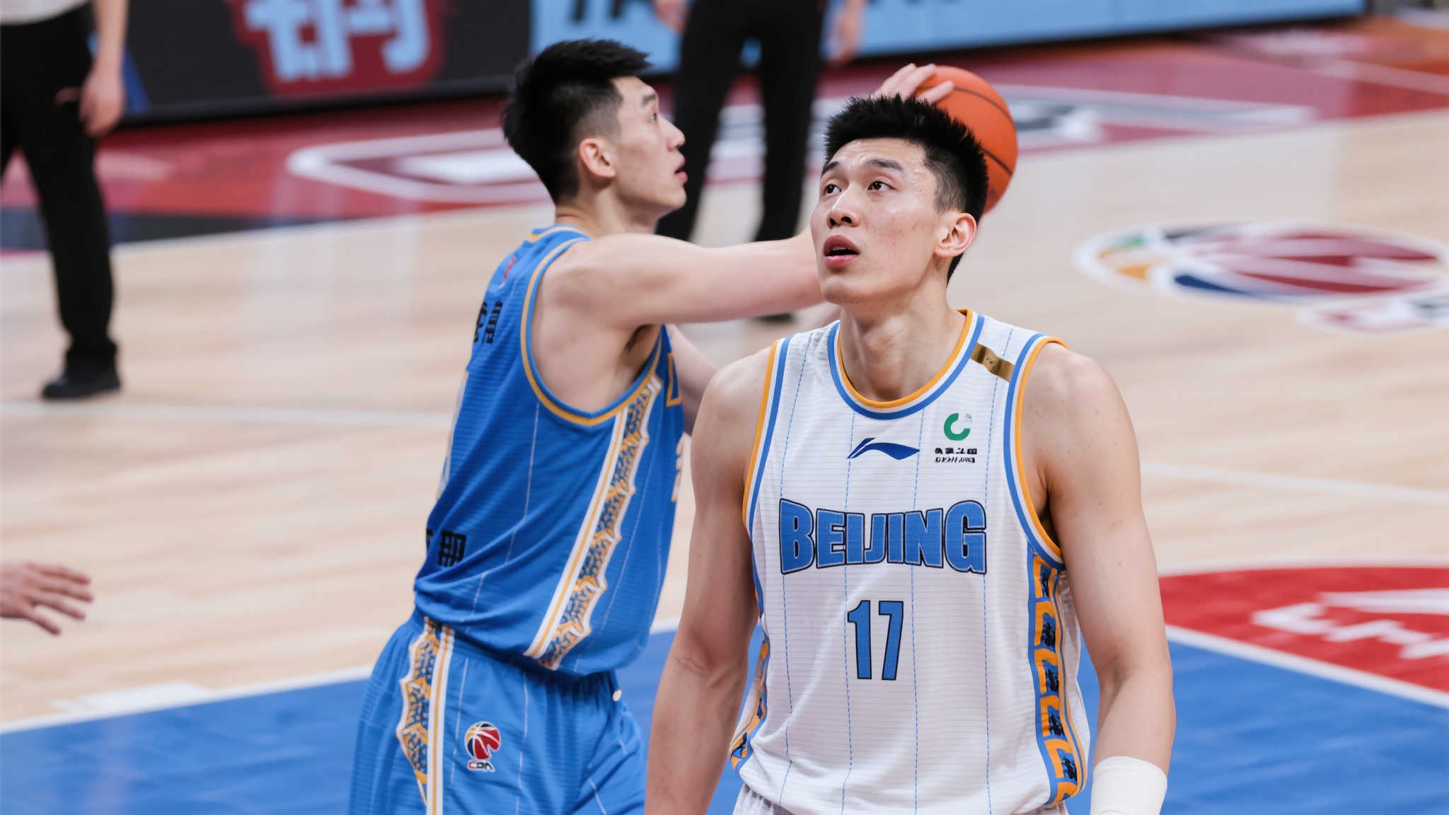 了让他在职 了让他在职