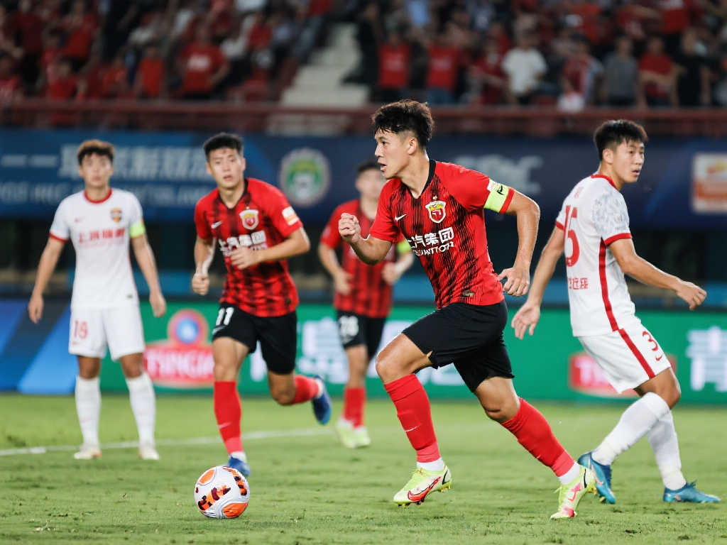 曼城中後場 曼城中後場